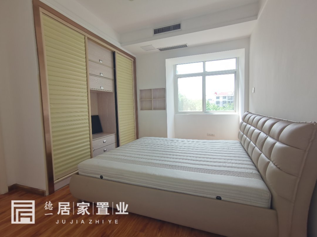 万和国际,万和国际108.62㎡3室2厅2卫1阳台精装南,全屋暖气8