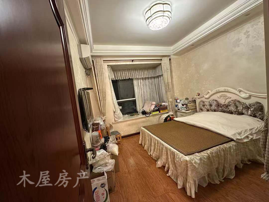泰丰东方名城,普通4室2厅2卫0阳台南北通透,交通便利3