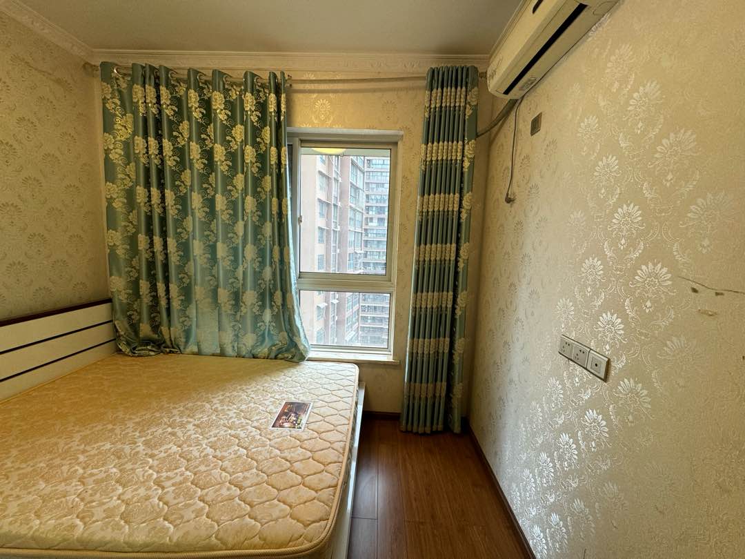 阳光高地,阳光高地套三 25楼 原房东装修10