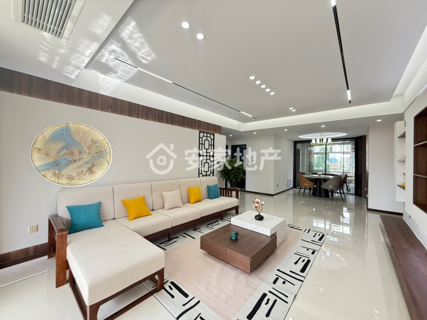 东润公园壹号,公园壹号,3室2厅2卫,南北通透带储物间,全明卫生间1