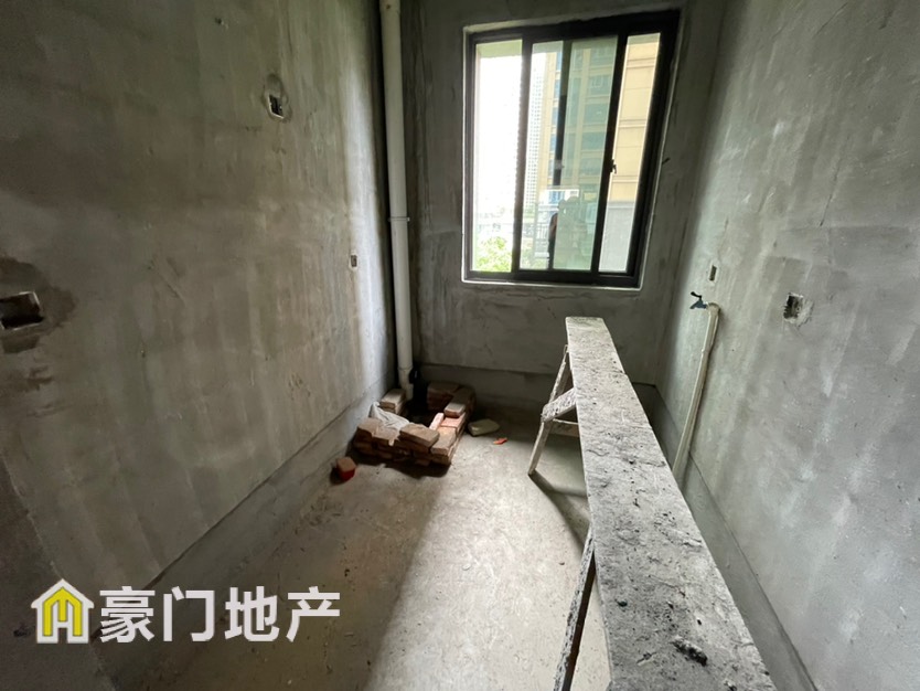 美伦阳光园,南岸美伦边套三彩,满三 126万 一口价8