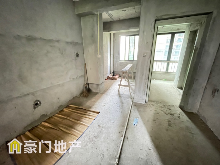 美伦阳光园,南岸美伦边套三彩,满三 126万 一口价9