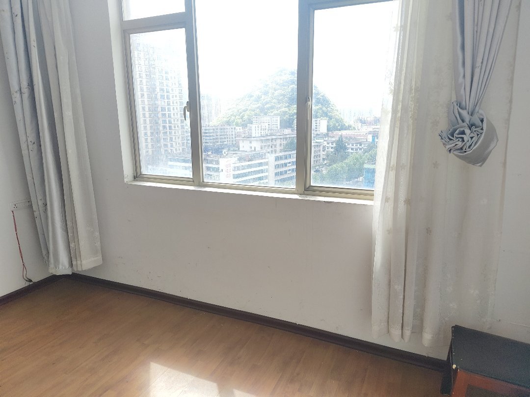海鑫广场单身公寓,黄土坡海鑫广场 单身公寓1室1厅1卫 看房方便钥匙在手8