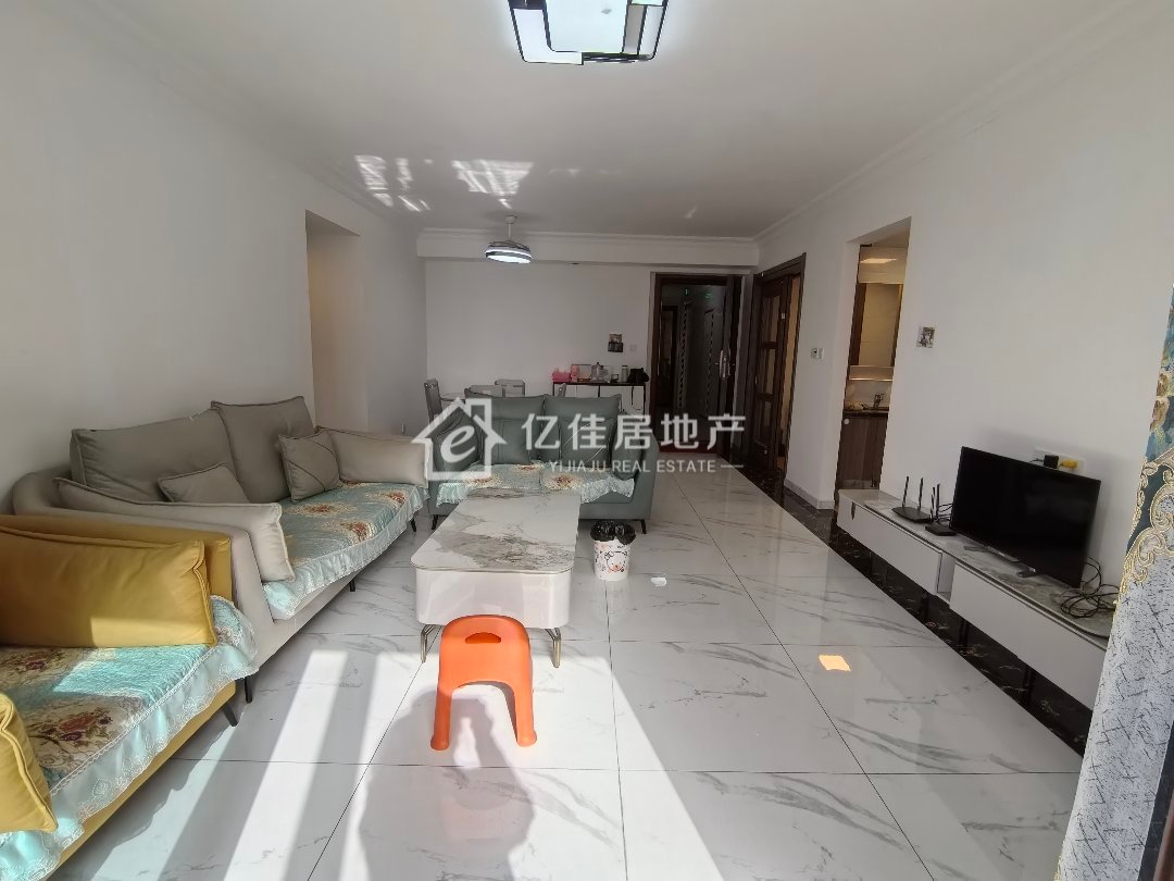 汝州碧桂园,精装3室2厅2卫1阳台真漂亮,错层设计真时尚!3