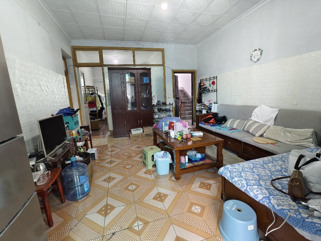 矿山公司小区,矿山公司,多层6楼,三室一卫,简装,家具家电齐全,拎包入住1