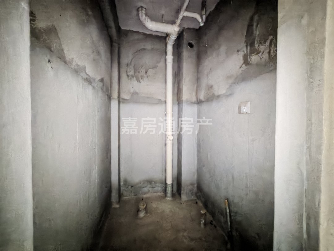 南湖鑫港,南湖鑫港一楼带跃层带花园毛坯房诚心出售4