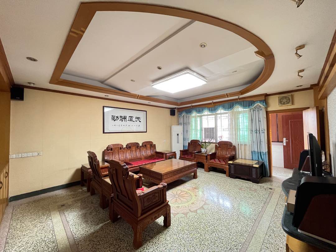 龙运新村,电梯直接到户,市残联单位宿舍,精致3房,送家私家电3