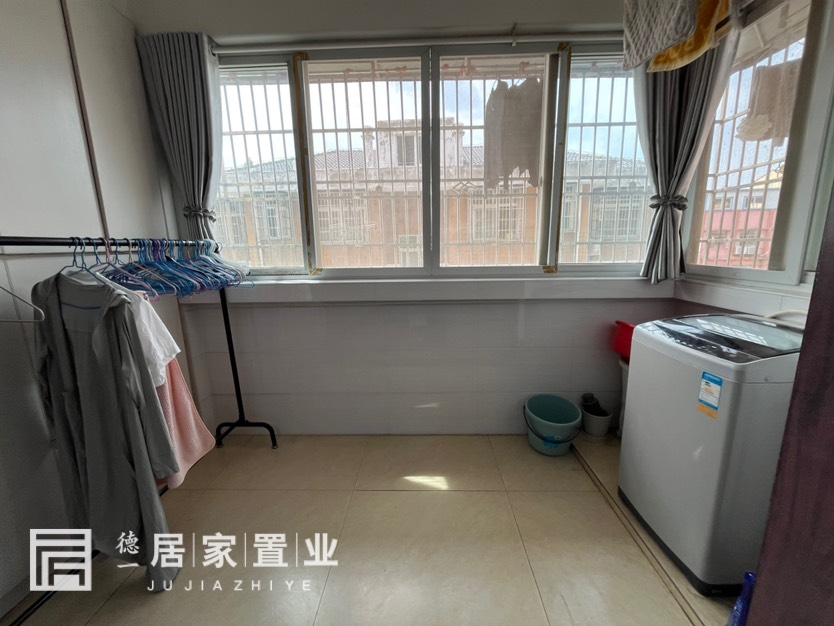 儒学南苑,儒学南苑 两房两厅一卫老证 带架空层 房东 急售 急售5
