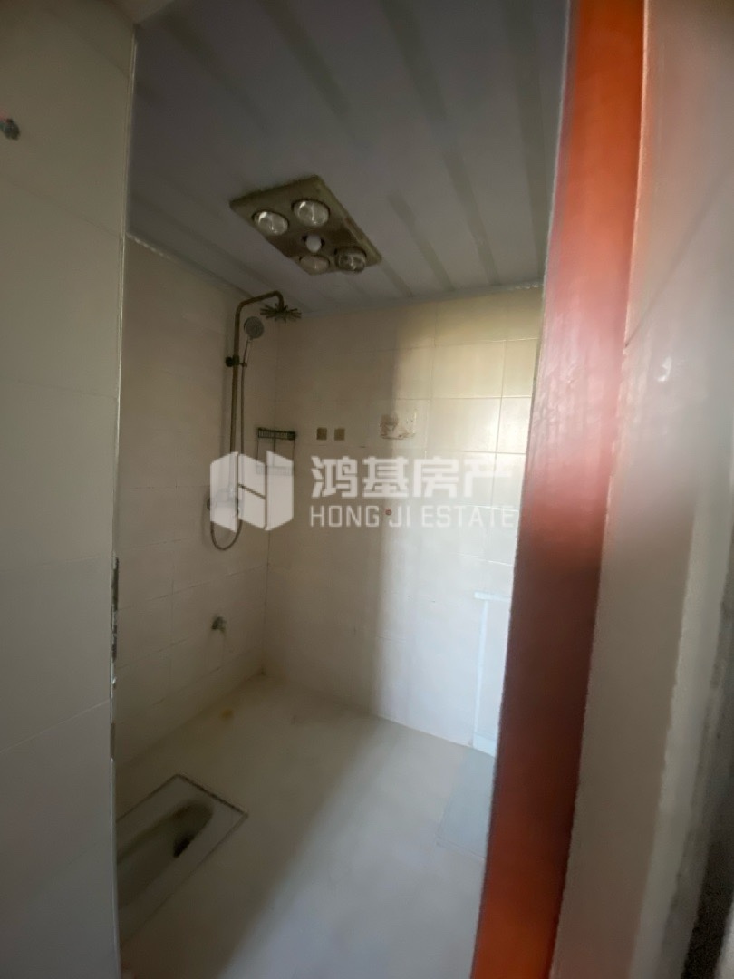 京东小区G区,1、配套成熟,居住成本低,南昌市中心板块,离学校近,临近地铁3