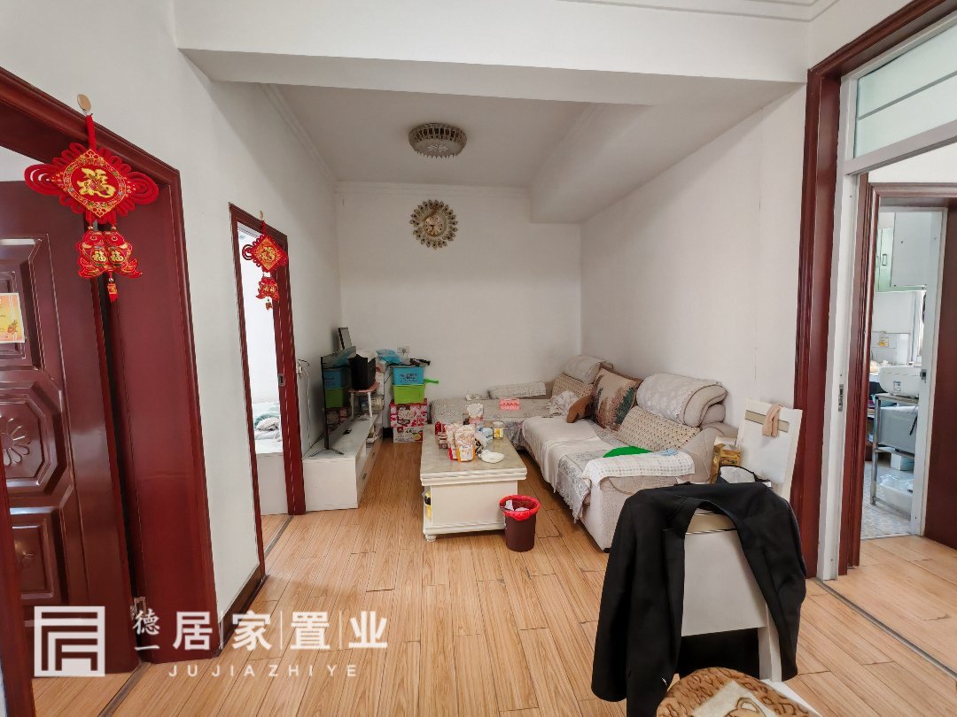 银海逸居,北实小附近精装两居室,送架空层1