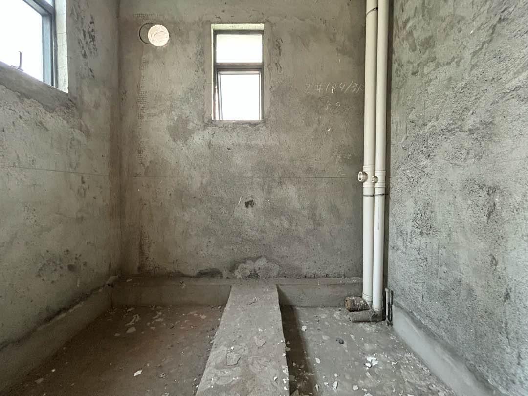奕聪花园,南北通透,5室2厅3卫2阳台全南,户型非常棒,有户型为证12