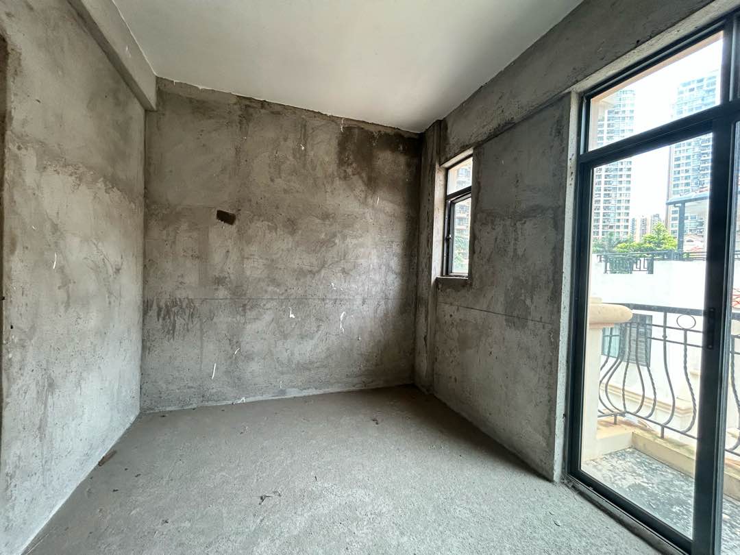 奕聪花园,南北通透,5室2厅3卫2阳台全南,户型非常棒,有户型为证9