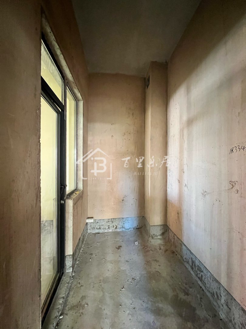 中环国际阅湖,毛坯3室急售,是您找家的不二之选6