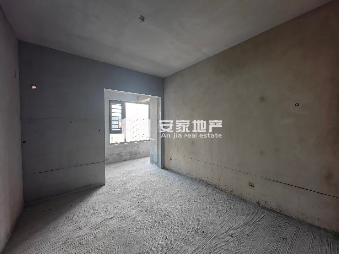 凯邦名门,凯邦名门 电梯清水3房2卫 中层 需全款9