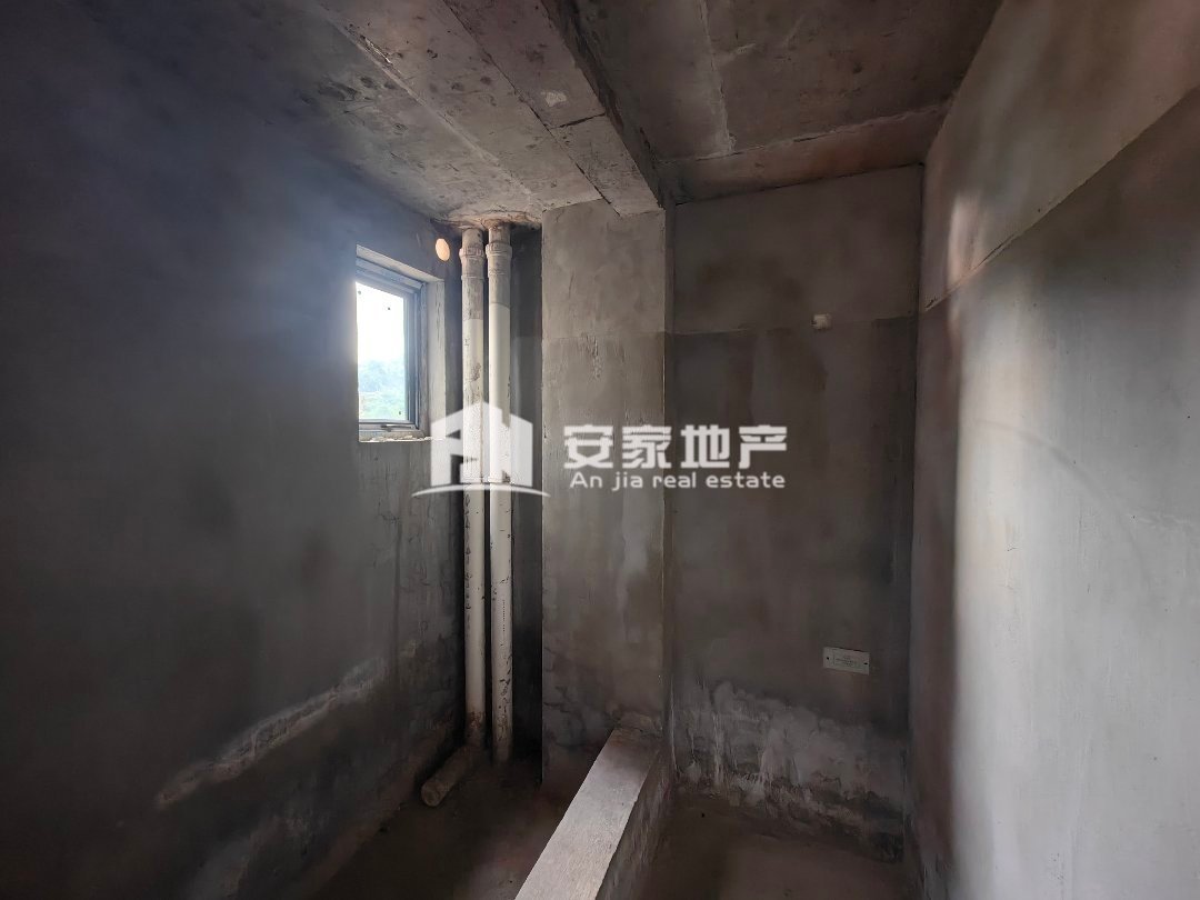 凯邦名门,凯邦名门 电梯清水3房2卫 中层 需全款6