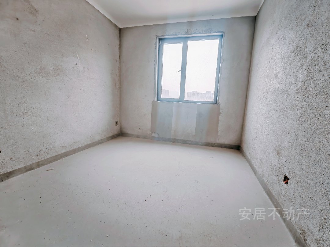 和兴南郡名城,河西和兴南郡名城毛坯3室出售 送超大阳台9