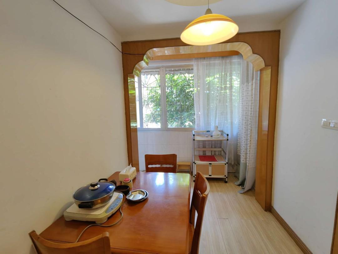 中山北路,中山北路高品质精装2室2厅1卫1阳台,交通便利,设施齐全4