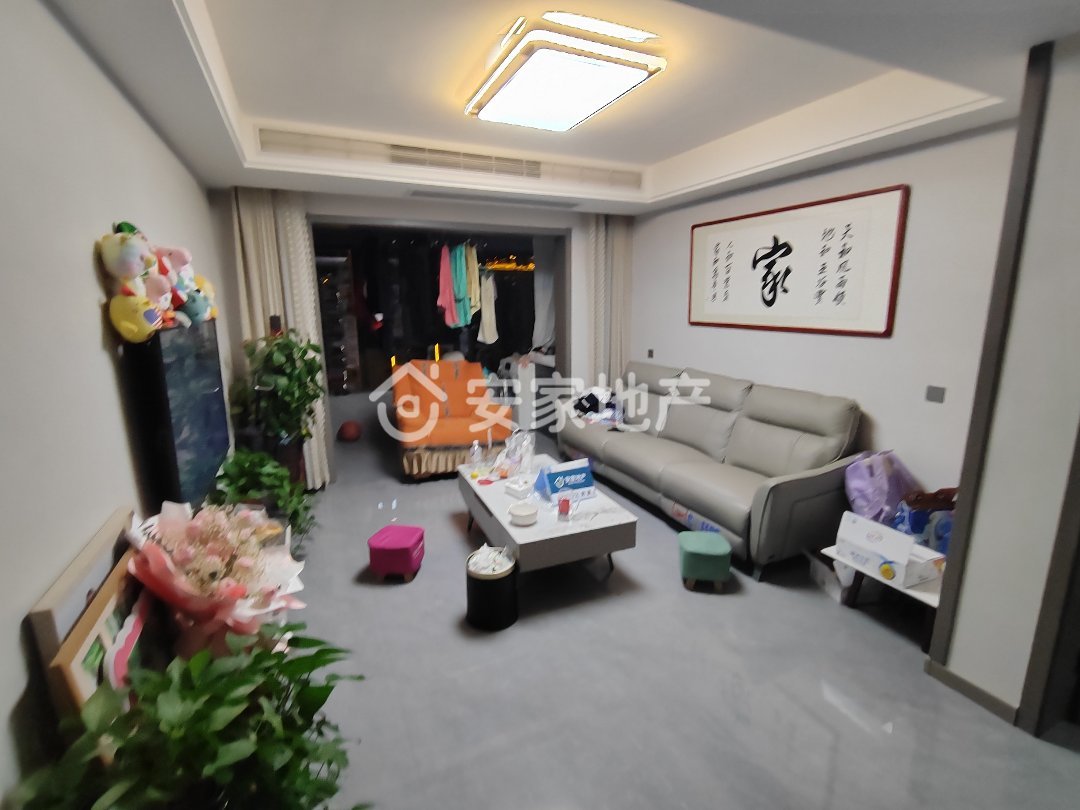天玺城,天玺城电梯高层,精装修,两室改三室,有证满二可按揭1