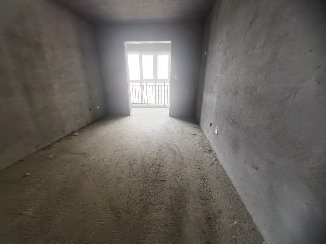 平安景苑,3室2厅2卫1阳台122㎡,阔绰客厅,超大阳台9