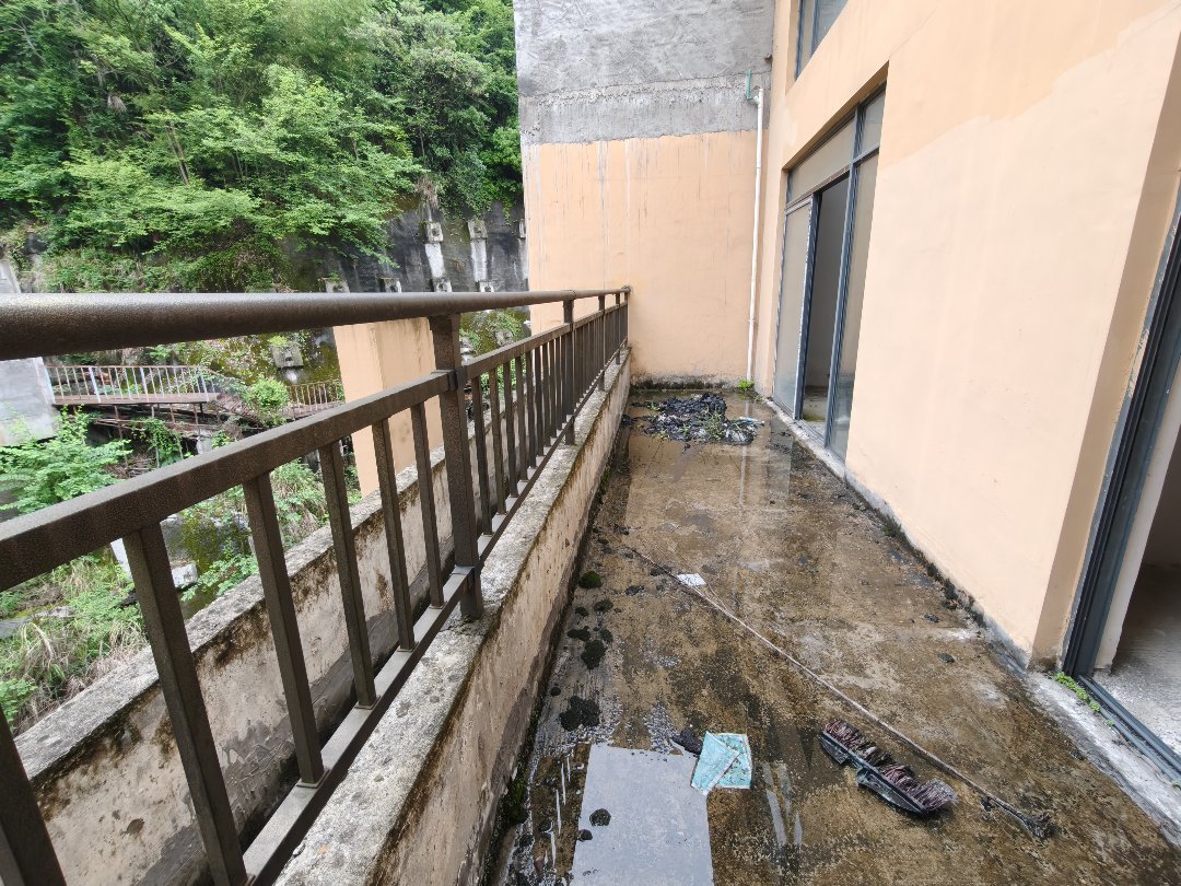 汇川国际温泉旅游城,楼中楼,送车位,送物业,毛坯房自由装修6