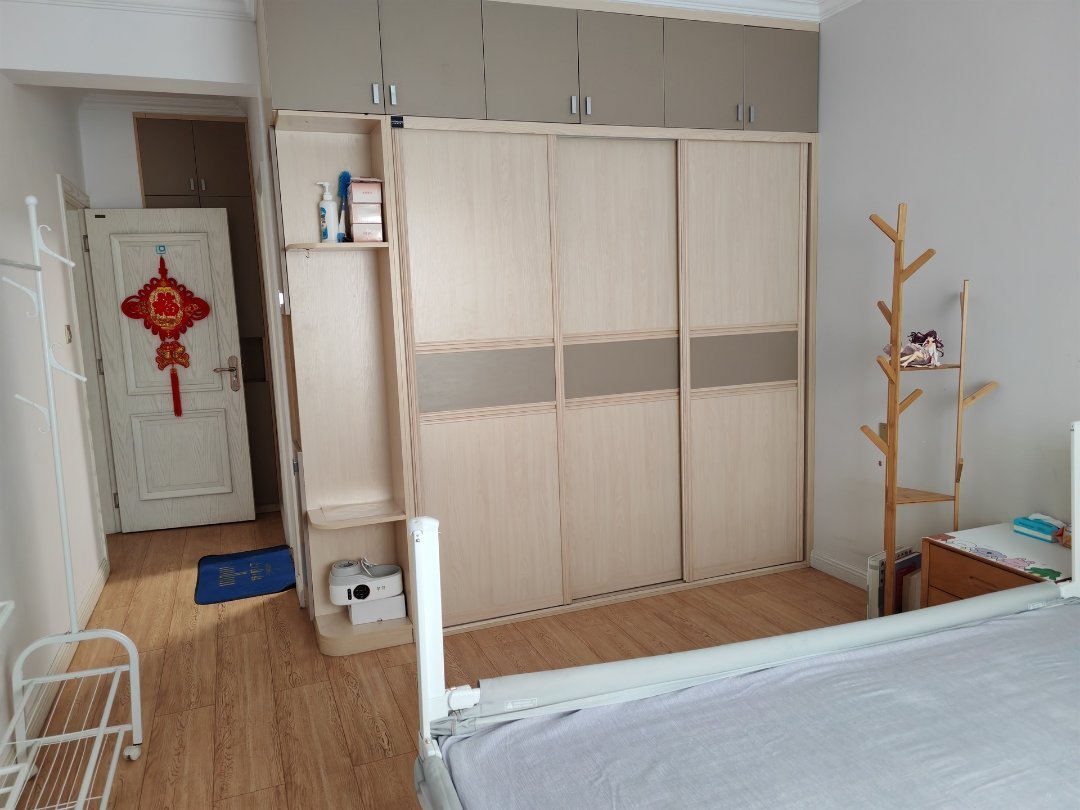 建新街区,建新小区 电梯4楼 3室2厅1卫3