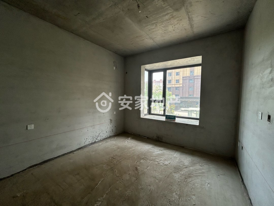 天泰邑北苑,一梯一户,南北大通透,毛坯,随时看房9