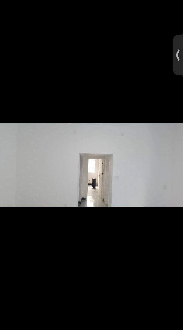 云盘梁,营盘巷68号,房子去年从新装修了的,房子有暖气2