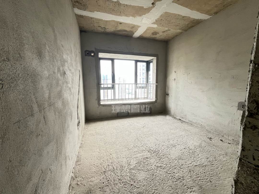 恒大悦澜湾,恒大3室2厅1卫1阳台45万带一个产权车位出售4