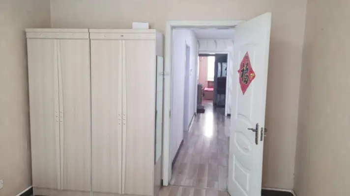 看房方便,精装修价格可议,家具家电齐全。