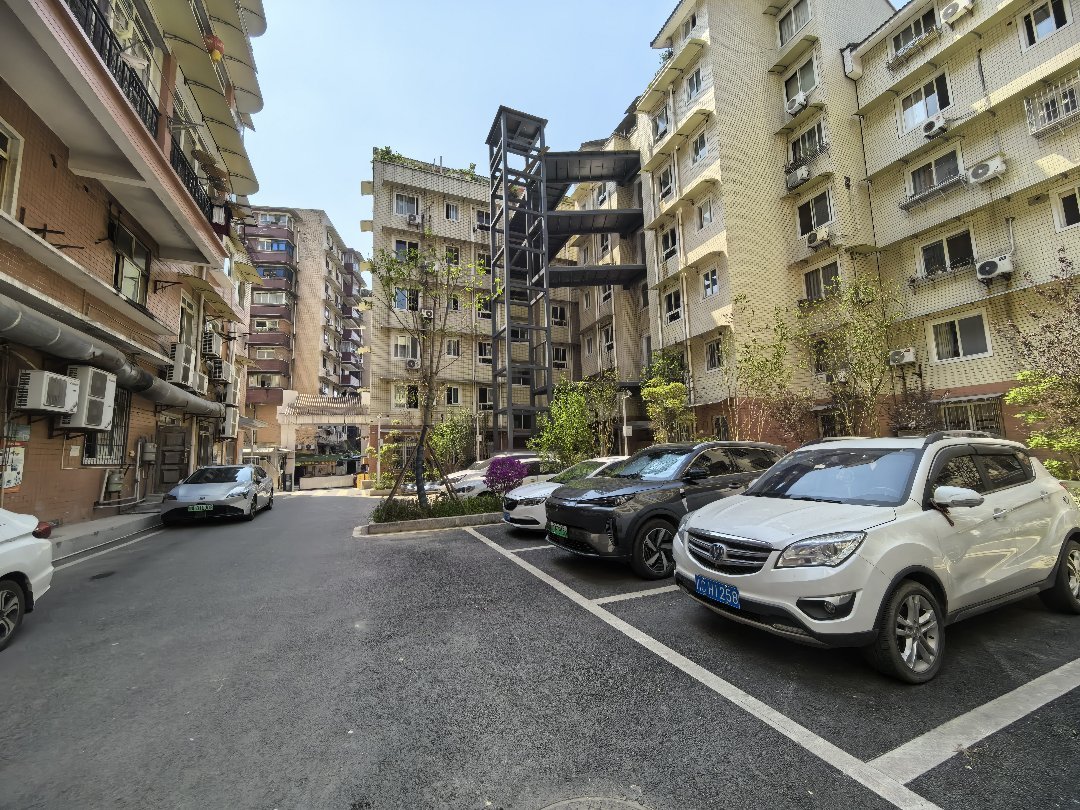 河府苑,诚心出售 同心路河府苑小区加装电梯3室2厅2卫中间楼层14