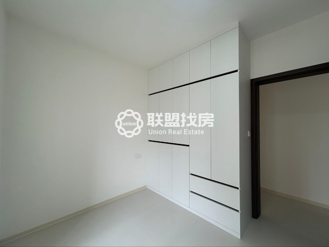 金科博园府,双阳台对流,5+1房,装修好漂亮哦!远看江景别墅!6