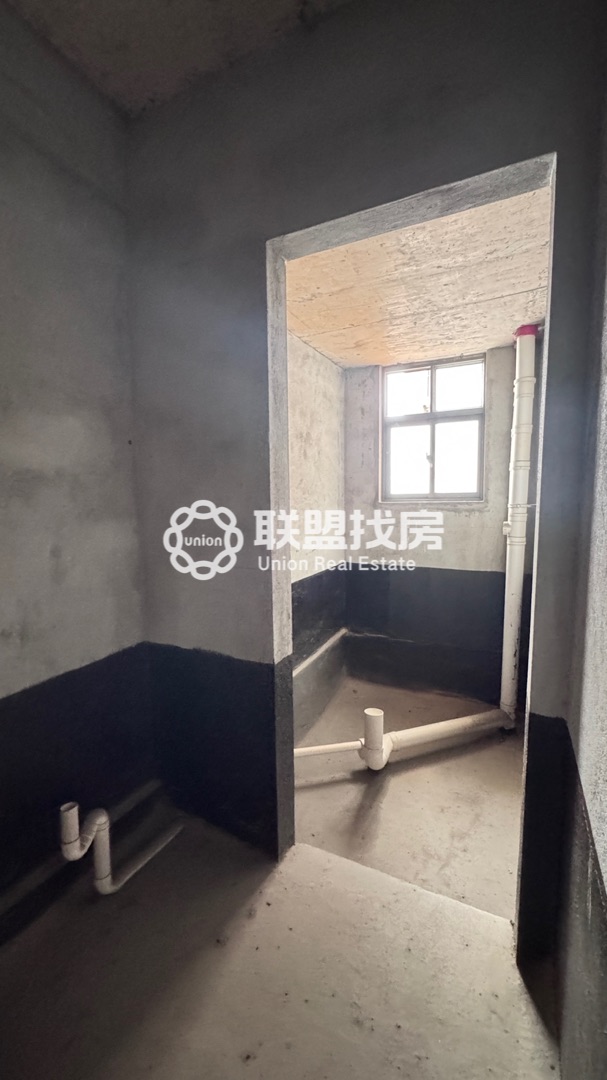 307地质队,毛坯大三房南北通户型,采光通风良好,享受无限阳光生活9
