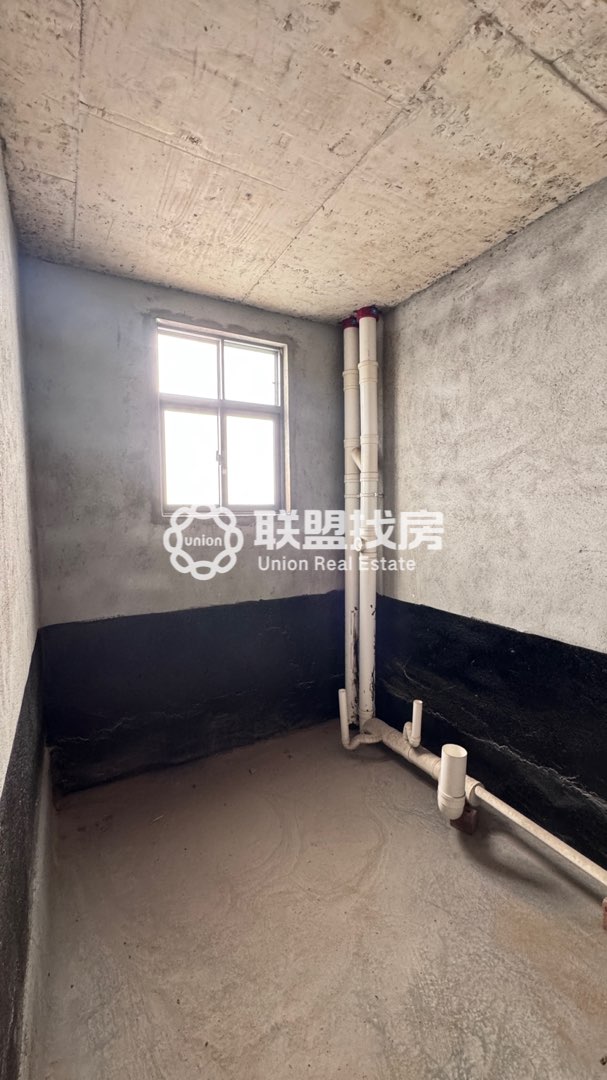 307地质队,毛坯大三房南北通户型,采光通风良好,享受无限阳光生活8