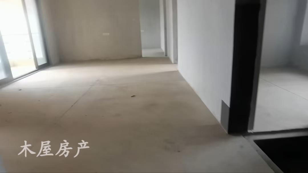 碧桂园凤凰城,碧桂园凤凰城交通便利毛坯3室2厅2卫1阳台尽享城市繁华3