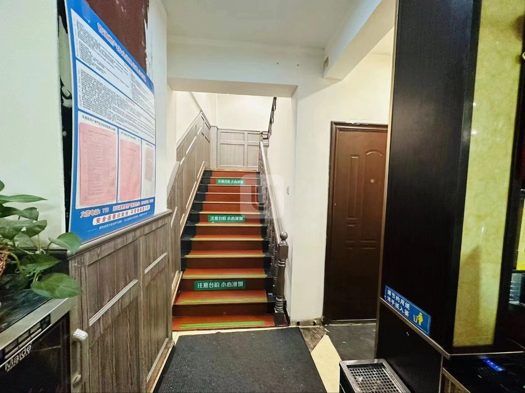连云区中华路,精装中心,纯沿街商铺,即买即租!4
