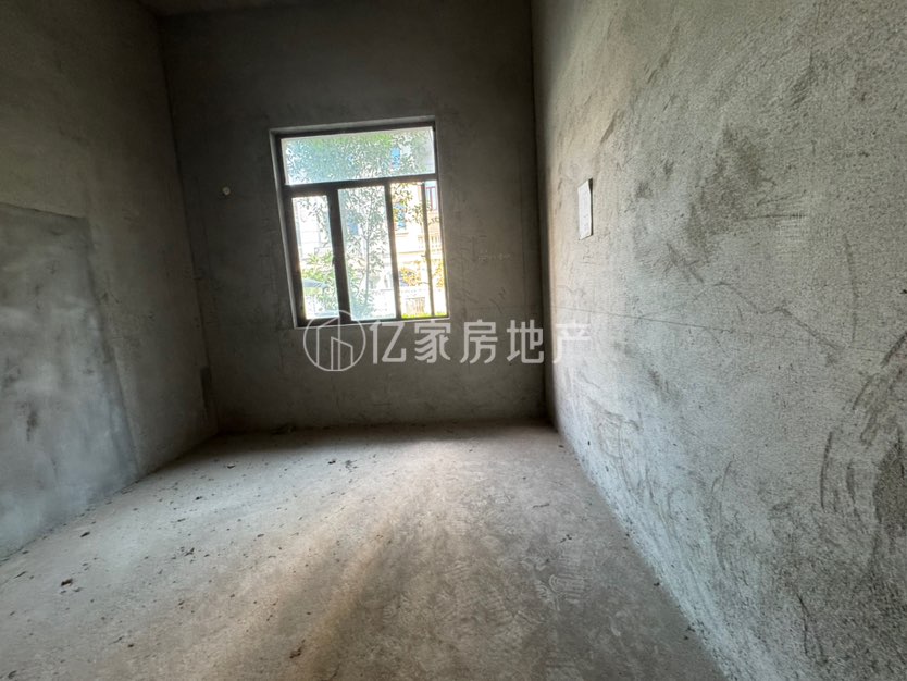 容县碧桂园,碧桂园别墅,带花园,即可即装修275万8