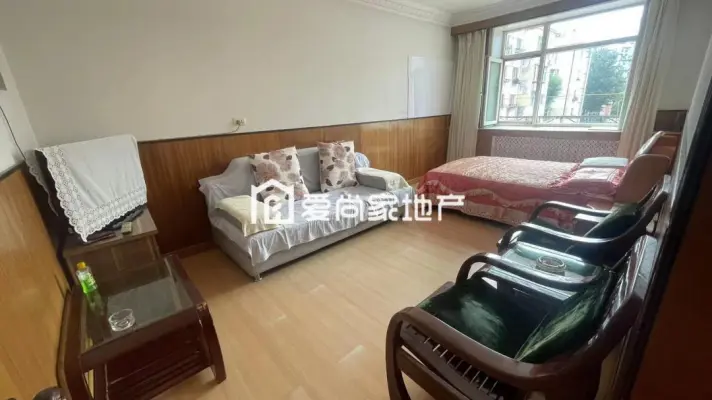 干净整洁,随时入住,热电厂家属楼2室1厅1卫1阳台