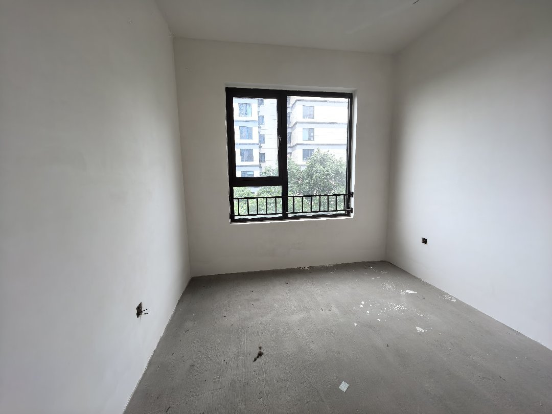 璞园,毛坯3室2厅1卫1阳台南北通透,交通便利,舒适宜居5