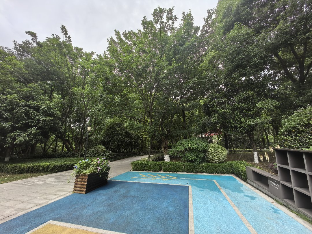 璞园,毛坯3室2厅1卫1阳台南北通透,交通便利,舒适宜居8