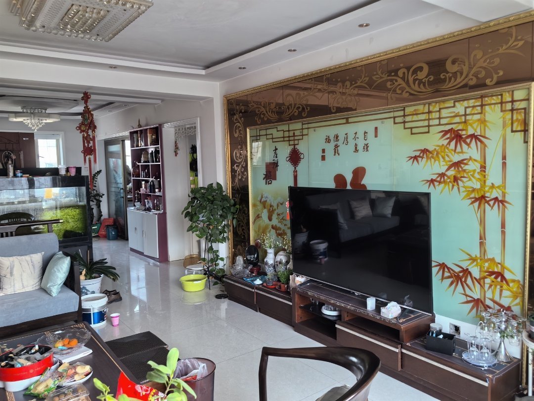 昌盛小区,昌盛小区 带阁楼 5室2厅2卫拎包入住,采光空气都很好!8