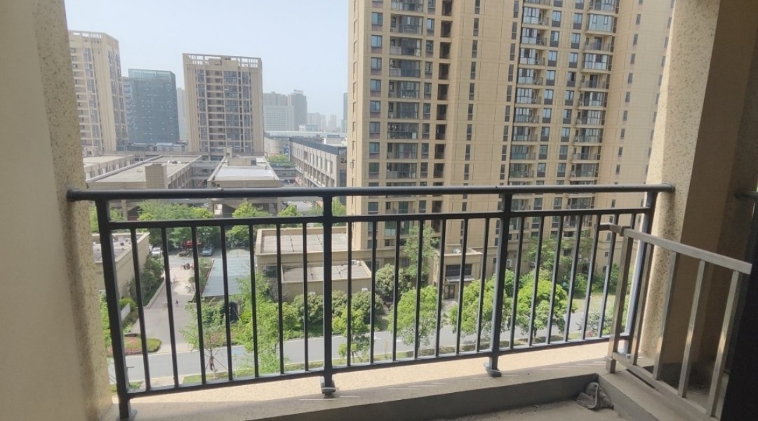 楚天都市惠园,毛坯2室2厅1卫1阳台急售,是您找家的不二之选3