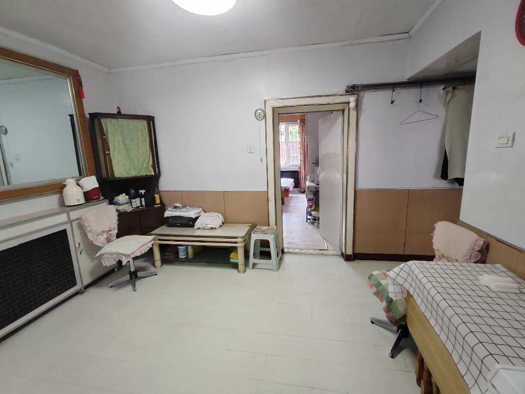 消防局小区,消防局附近 一楼带院 南北通透 简单装修 钢都北华11
