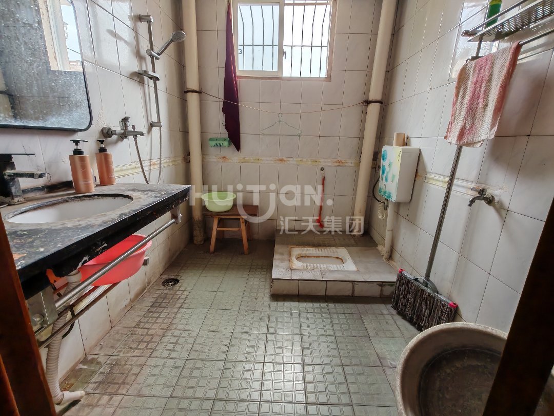 蟠龙冲住房,蟠龙冲住房120㎡3室2厅1卫1阳台普通,多条公交经过3