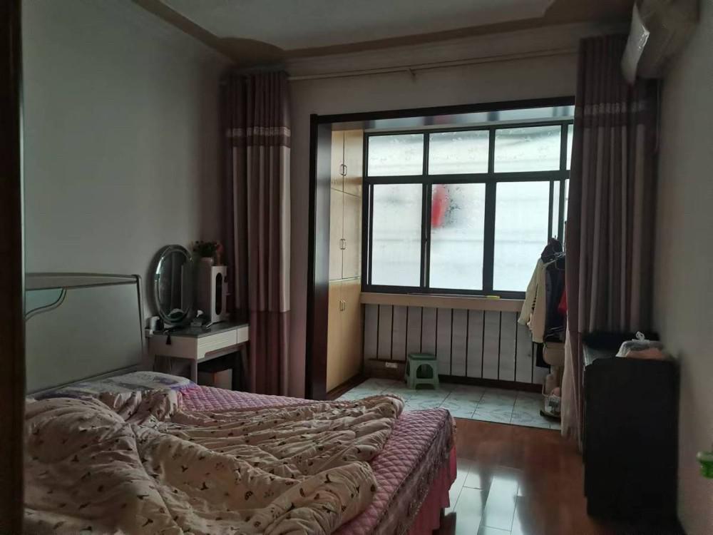 红星路大板宿舍,红星路大板宿舍 步梯四楼!10