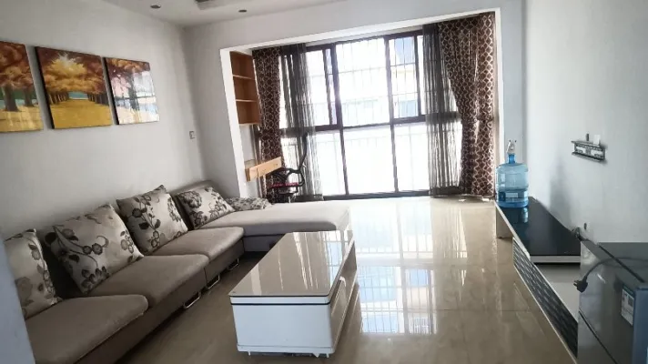 腊峰世家,86㎡2室2厅1卫精装,带家具年租9200包含物业