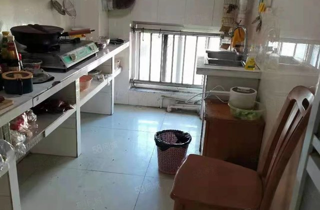 海情丽都,海情丽都3室2厅1卫带地下室诚心出售3