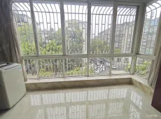 龙马石油小区3室2厅2卫出售
