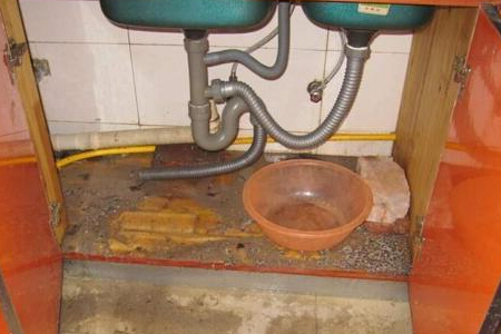 厨房下水道堵塞怎么处理？厨房下水道堵塞的原因都包括哪些？