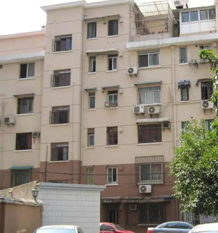 中镇小区-长宁区新华路法发镇路635号