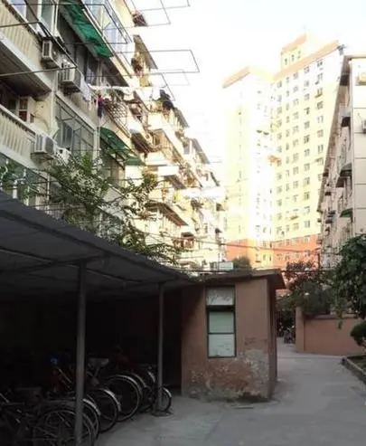 法华小区-长宁区新华路法华镇路150号